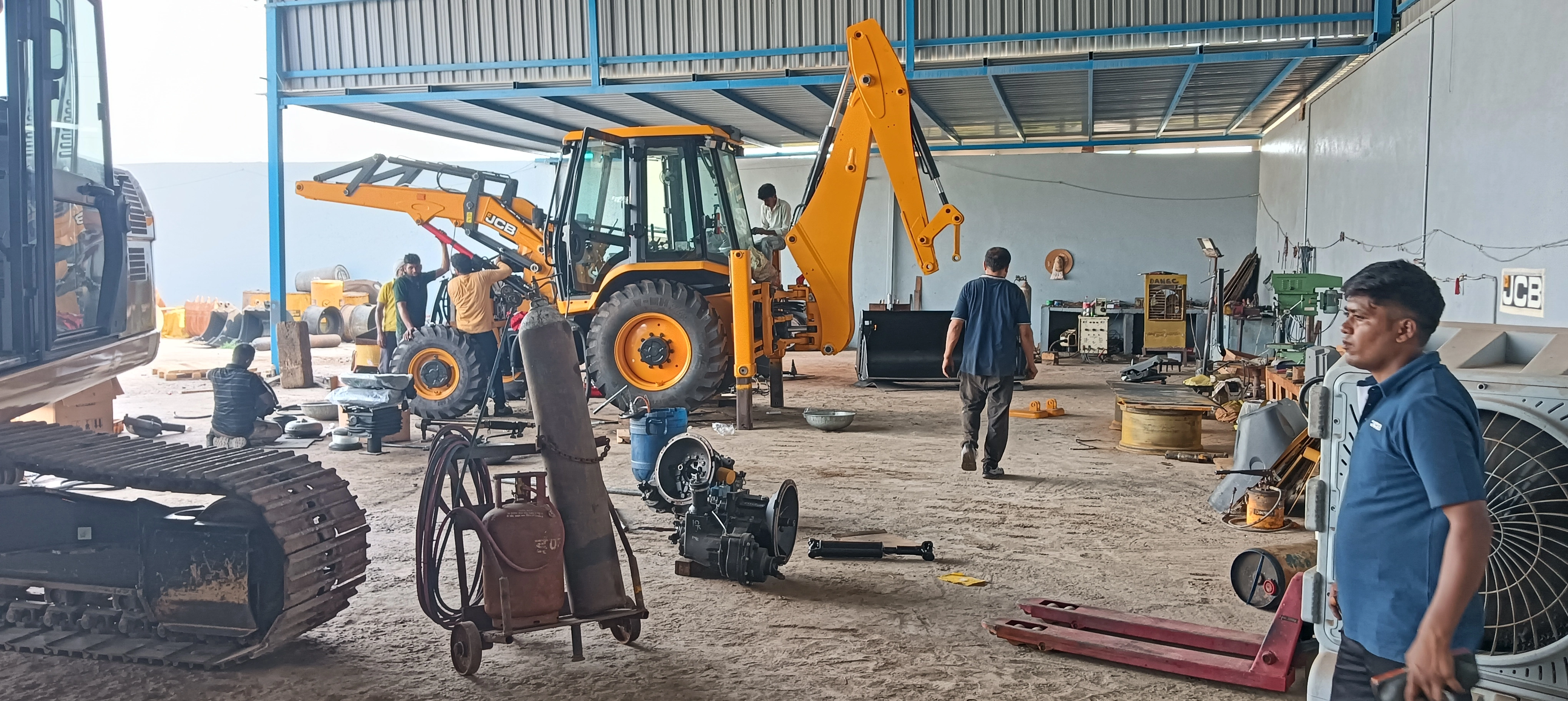 Global machinery export collage 5